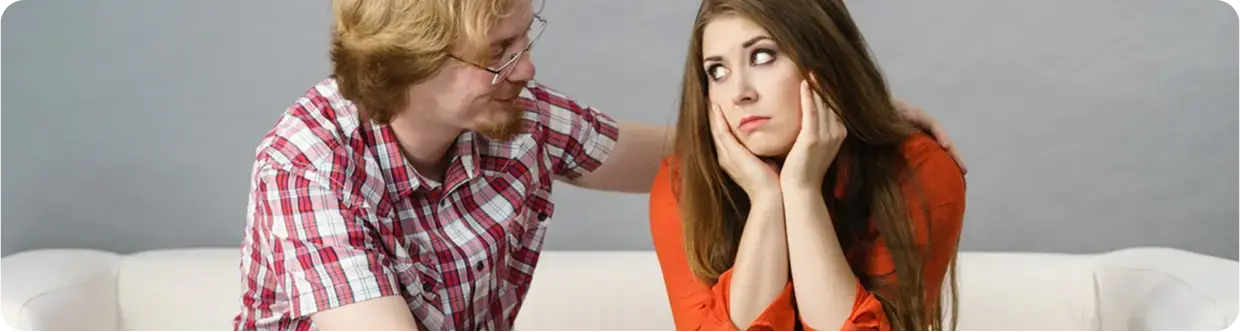 17 Signs She's Playing You